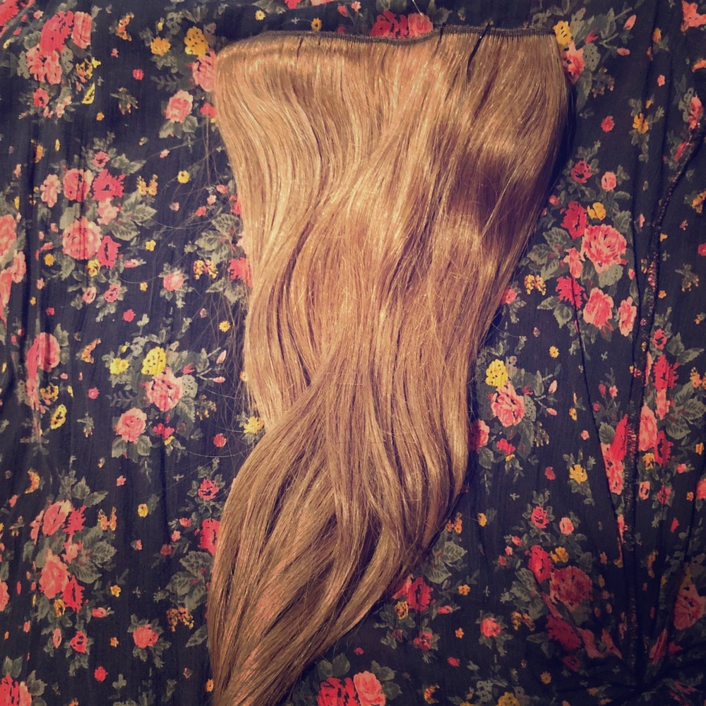 Halo Couture 18” layered extensions in hue 6